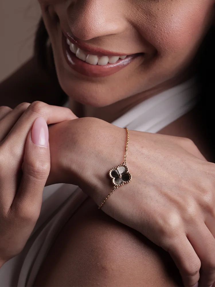 The Alahambra Bracelet